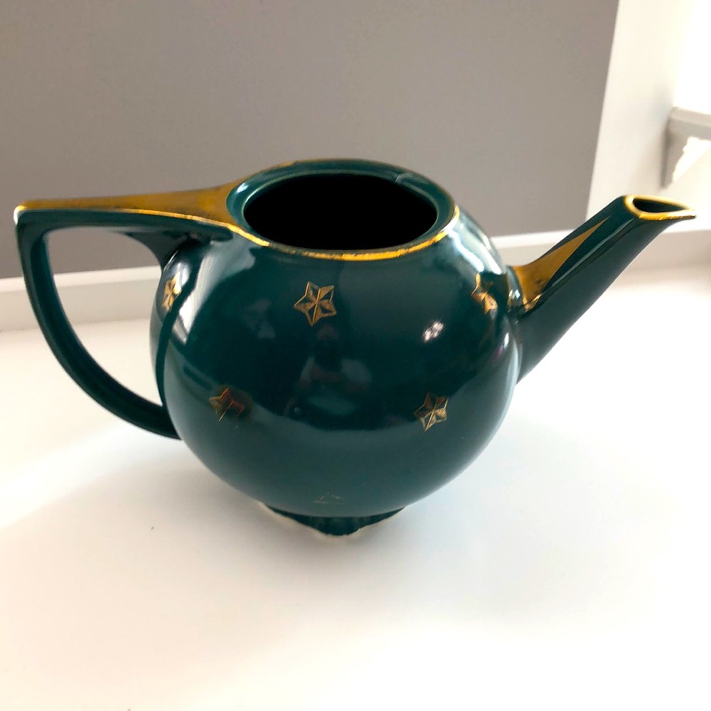 Hall 0740, 6 Cup Teapot (no lid)
